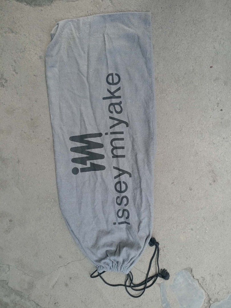 ISSEY MIYAKE (Category: Belt bags, Clutches and Pouches) located in General Santos City (Dadiangas). Submitted by evolveorrepeat1991 (Listing ID 1442486831, Image 1). Description: issey miyake fabric dustbag in pristine condition dm.