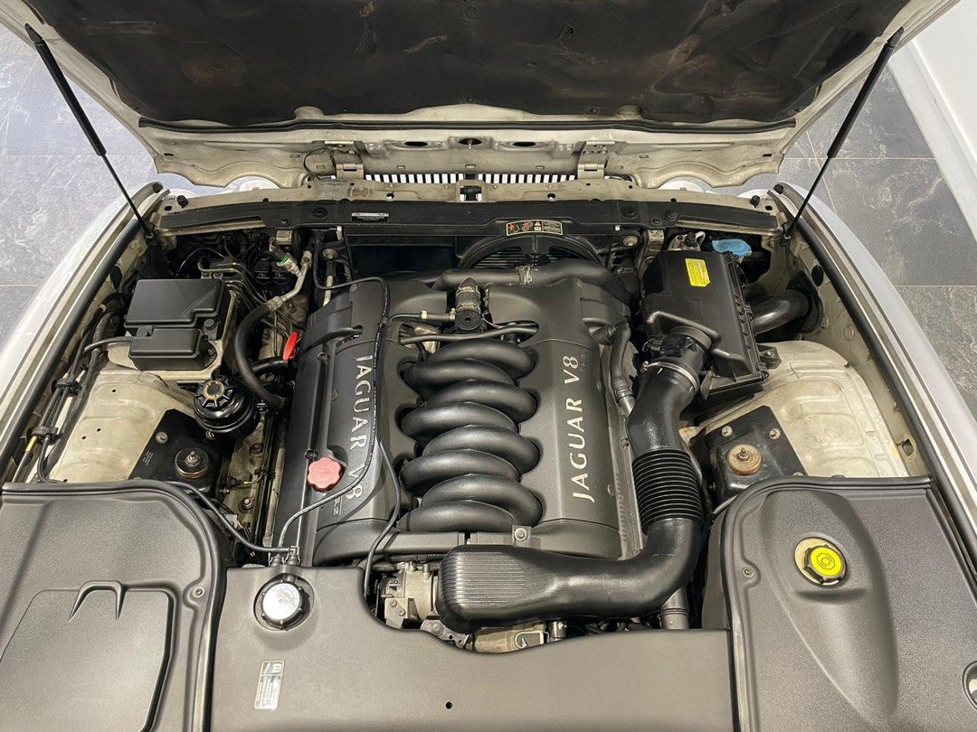Jaguar XJ8 X308 Auto (Category: Used Cars) located in Singapore. Submitted by ajmer07 (Listing ID 1442456374, Image 3). Description: 100 % original Long Wheel Base(LWB) Excellent condition with no modifications. Fully done up , from bottom up All new suspensions, bushings Gearbox just overhauled Brand new leather seats Original beautiful radio No repairs needed Fully automatic and electronic seats, super large booth with electronic latch Super co