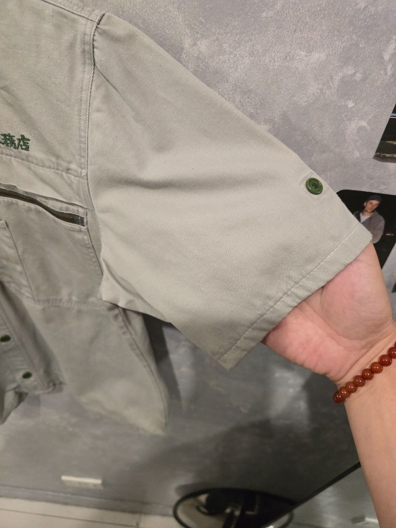 Japanese Workwear Crop Polo (Category: Tshirts & Polo Shirts ) located in Quezon City. Submitted by outofhabits_store (Listing ID 1442399740, Image 3). Description: Size: Medium Width: 21 inches Length: 23 inches Payment method: GCash Shipping options (shouldered by buyer): J&T 3-7 days, Lalamove or Grab within the day Location: Quezon City Please manage your expectations as this item is not brand new. Color may vary due to lighting, but we try t