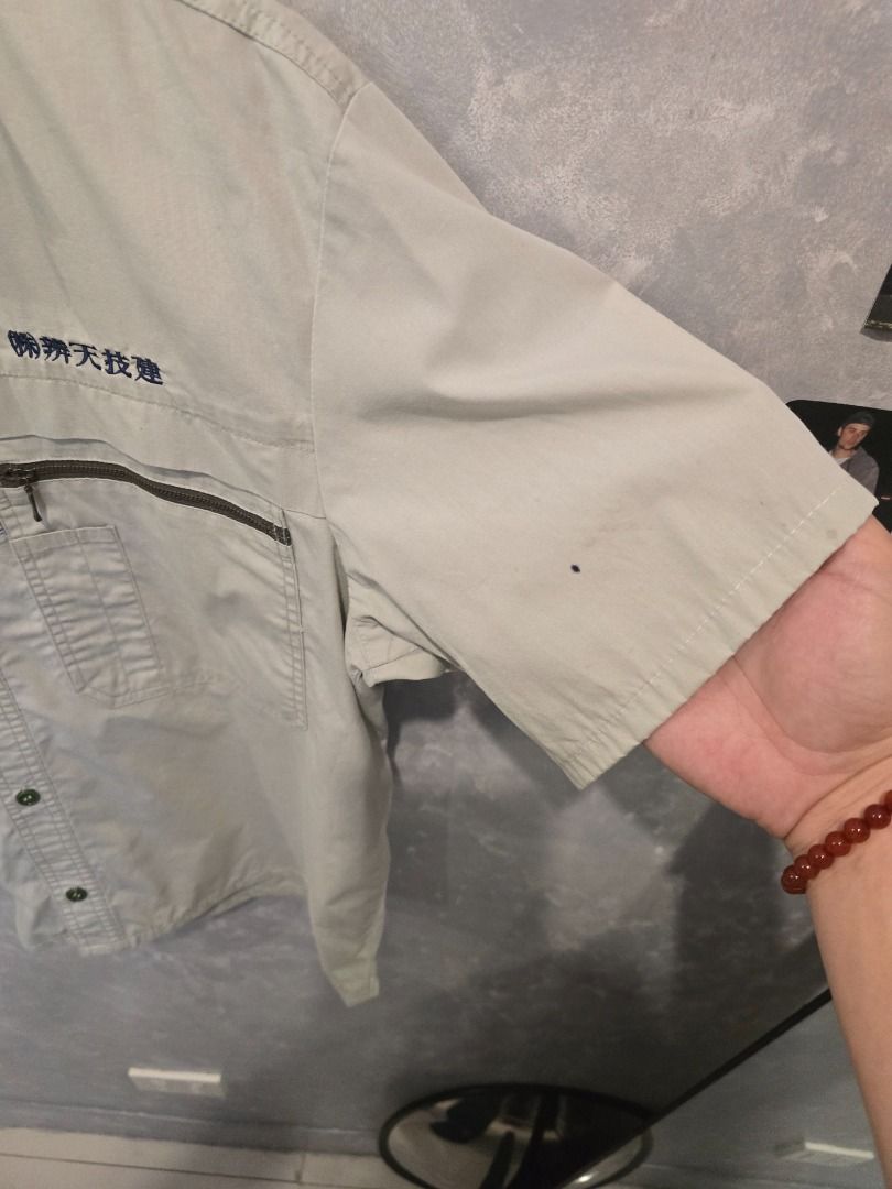 Japanese Workwear Crop Polo (Category: Tshirts & Polo Shirts ) located in Quezon City. Submitted by outofhabits_store (Listing ID 1442443809, Image 3). Description: Size: Medium Width: 21.5 inches Length: 25 inches Payment method: GCash Shipping options (shouldered by buyer): J&T 3-7 days, Lalamove or Grab within the day Location: Quezon City Please manage your expectations as this item is not brand new. Color may vary due to lighting, but we try