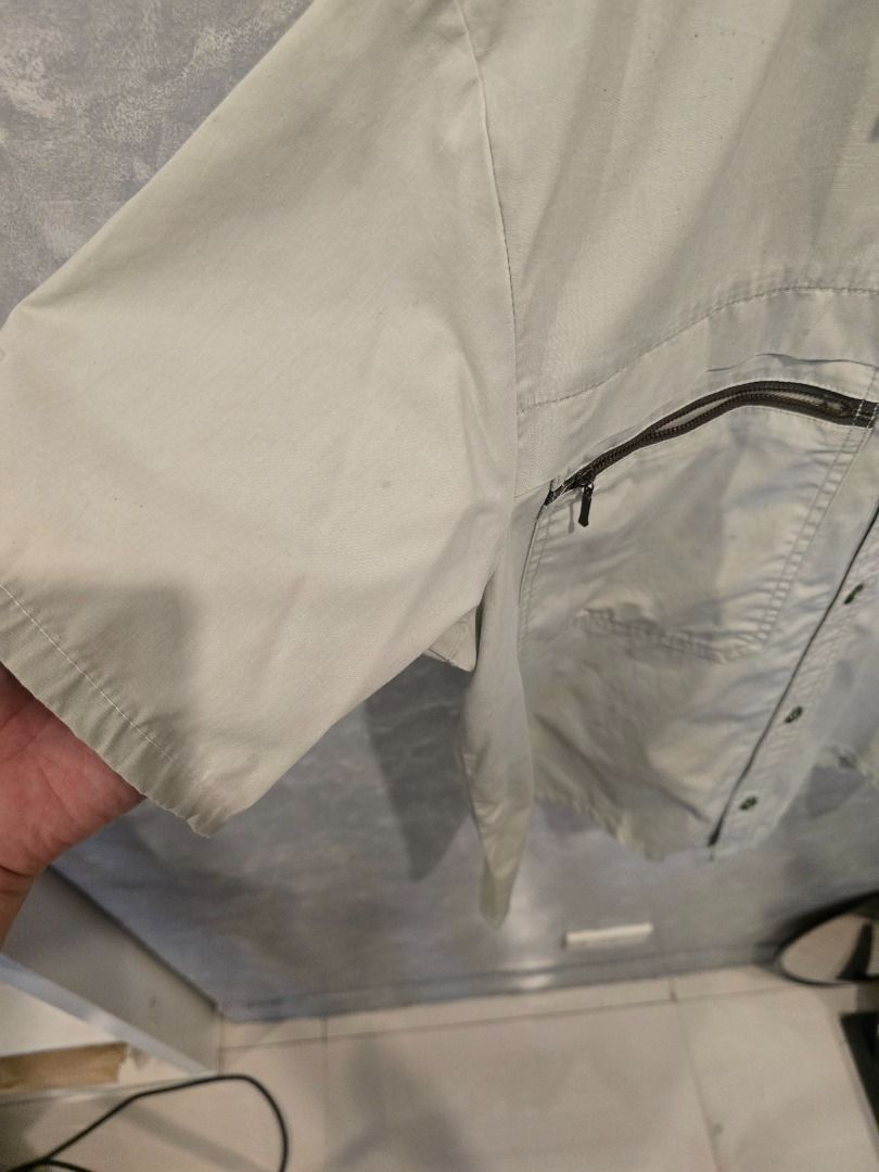 Japanese Workwear Crop Polo (Category: Tshirts & Polo Shirts ) located in Quezon City. Submitted by outofhabits_store (Listing ID 1442443809, Image 2). Description: Size: Medium Width: 21.5 inches Length: 25 inches Payment method: GCash Shipping options (shouldered by buyer): J&T 3-7 days, Lalamove or Grab within the day Location: Quezon City Please manage your expectations as this item is not brand new. Color may vary due to lighting, but we try