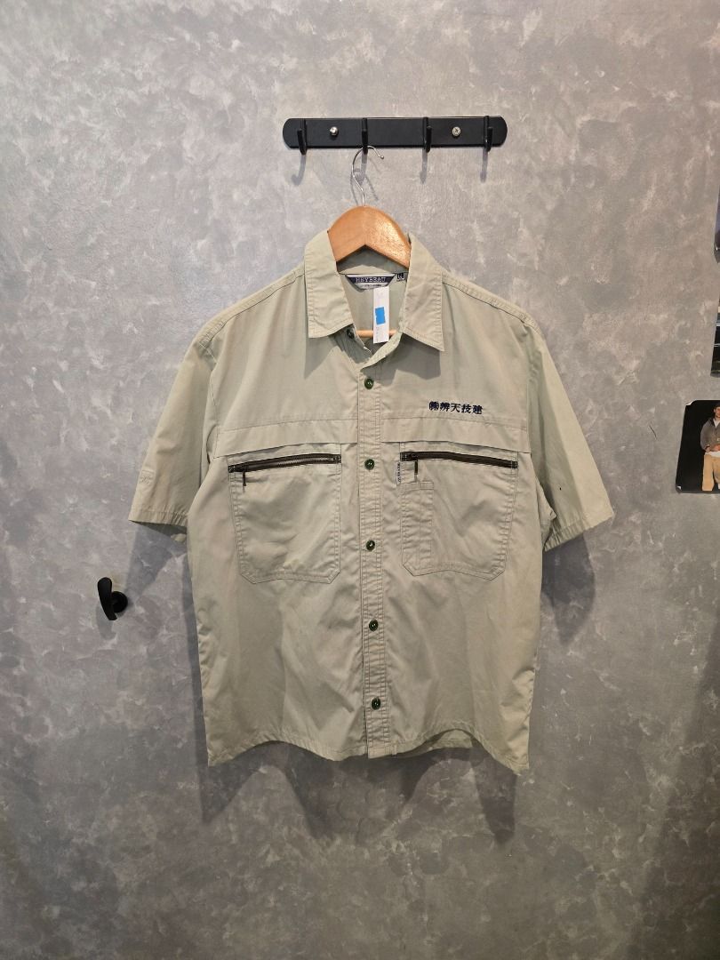 Japanese Workwear Crop Polo (Category: Tshirts & Polo Shirts ) located in Quezon City. Submitted by outofhabits_store (Listing ID 1442443809, Image 1). Description: Size: Medium Width: 21.5 inches Length: 25 inches Payment method: GCash Shipping options (shouldered by buyer): J&T 3-7 days, Lalamove or Grab within the day Location: Quezon City Please manage your expectations as this item is not brand new. Color may vary due to lighting, but we try