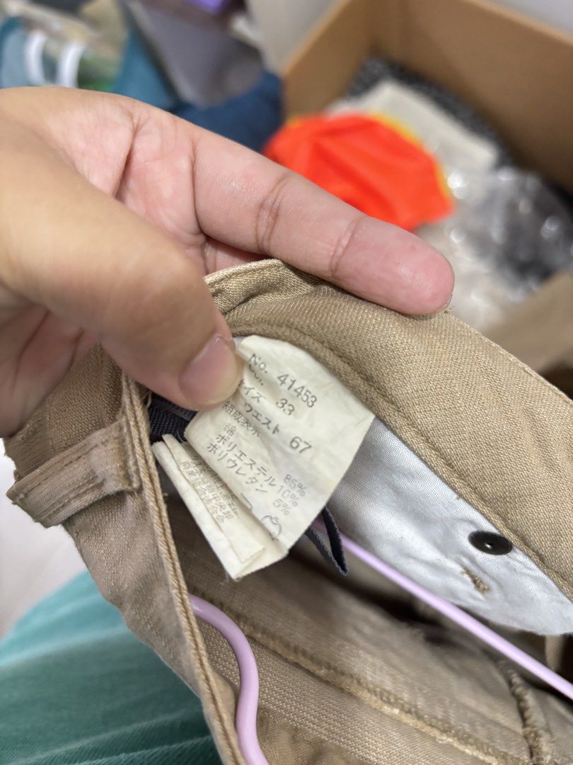 JOUER AUX ECHECS Beige Bootcut Pants Size 33 (Category: Jeans) located in Paranaque City. Submitted by sashimimai (Listing ID 1442447358, Image 3). Description: - Brand: JOUER AUX ECHECS - Color: Beige - Style: Bootcut - Size: 33 - Material: Cotton blend - Features: Comfortable fit, versatile staple piece, easy to pair with various tops.