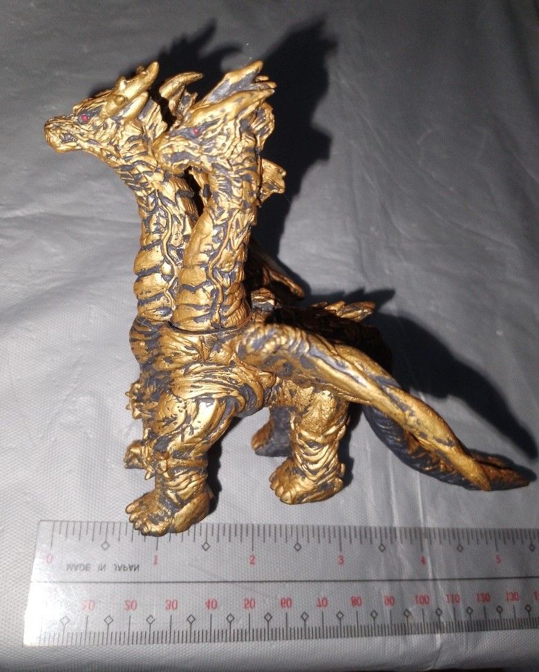 Kaizer Ghidorah Mini Sofubi Soft Vinyl Figure Godzilla Kaiju Bandai 2004 (Category: Figurines & Statues) located in Naic. Submitted by morosetoys (Listing ID 1442456305, Image 1). Description: ‎1 day reservation only. ‎ ‎GCash payment then Flash Express or Lalamove delivery. ‎ ‎No COD or COP. ‎No Meet Up. ‎No trade. ‎ ‎Please send me a message for other questions..