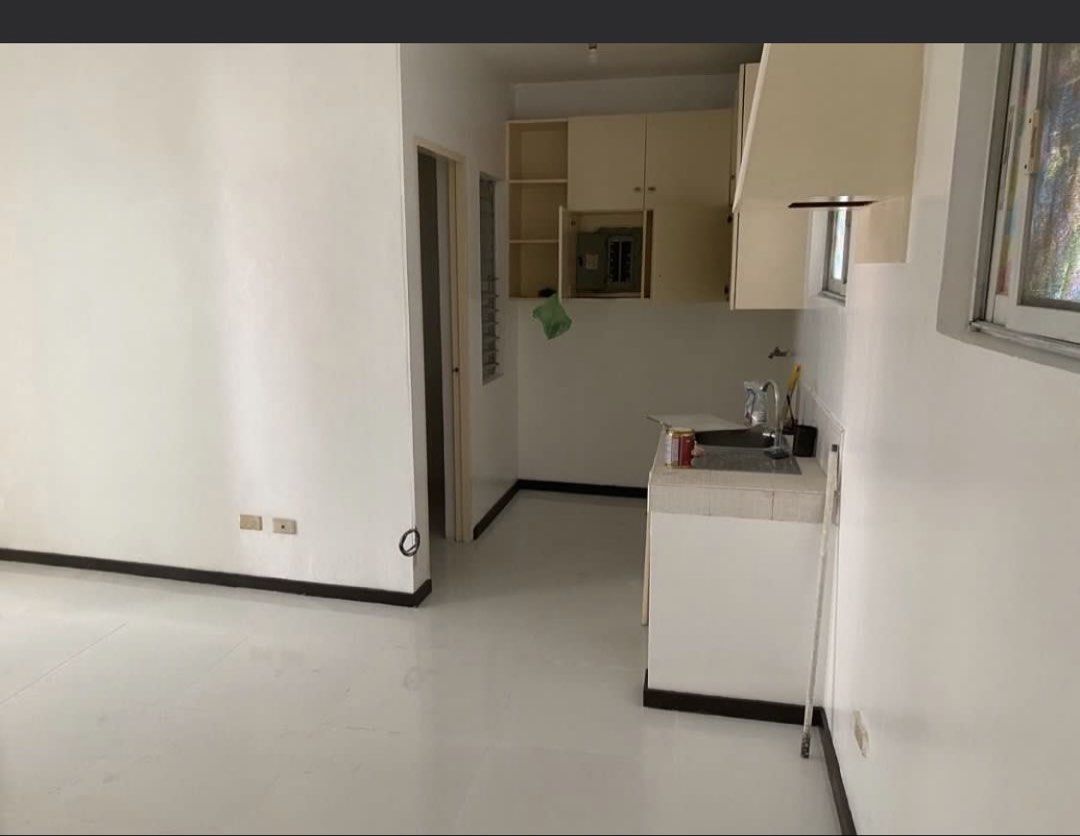 Kapitolyo 2BR w maids for rent (Category: Apartments & Condos) located in Pasig City. Submitted by mike.aglipay (Listing ID 1442436272, Image 2). Description: 15 year old condo type 2 bedroom plus maids room . Cheapest Along main road . In front of DMCI condo. 5000 for additional parking.