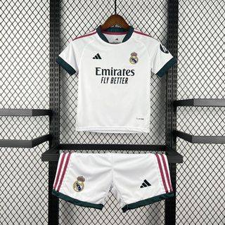 (Category: ) located in . Submitted by TheFootballKits (Listing ID 1442507042, Image 1). Description: .
