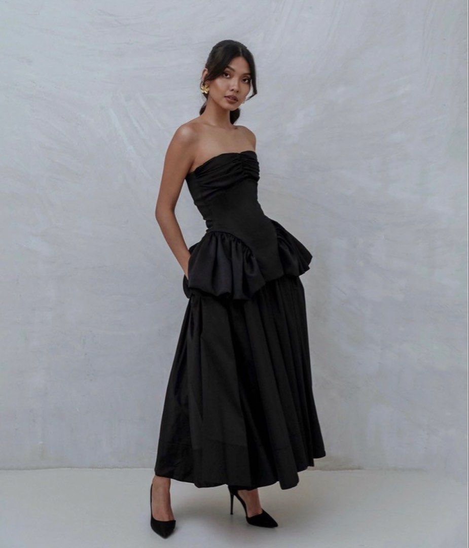 [For Rent] Laure by Roma (Category: Dresses) located in Mandaluyong City. Submitted by lostintheclouds (Listing ID 1442411219, Image 1). Description: Lucianna Top Maisie Skirt Rent: ₱1,500 for 2 days max Security deposit: ₱1000 (Refundable) Measurements: Top: Bust: 31 | Hip: 35 Skirt Waist: 27 | Length: 35 note: - worn twice only for grad photoshoot and graduation day :)) - i didn’t iron it on the photos that’s why it’s wrinkly lol 🏷️ helping ta