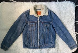 (Category: ) located in . Submitted by autothrift (Listing ID 1442400344, Image 1). Description: .