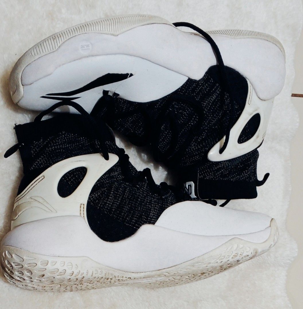 Li ning basketball shoes (Category: Sneakers) located in Pasig City. Submitted by silverrabbit_743e3e (Listing ID 1442452429, Image 1). Description: ortigas extension pasig rosario loc..