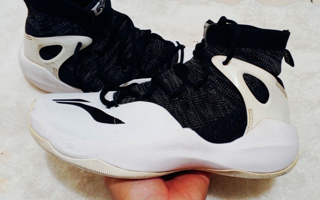 Li ning basketball shoes (Category: Sneakers) located in Pasig City. Submitted by silverrabbit_743e3e (Listing ID 1442452429, Image 3). Description: ortigas extension pasig rosario loc..