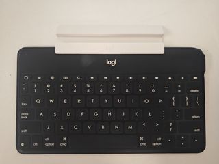 Logitech Wireless Keyboard with Stand485313446329733120