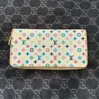 (Category: ) located in . Submitted by bellabeigefinds (Listing ID 1442449985, Image 1). Description: .