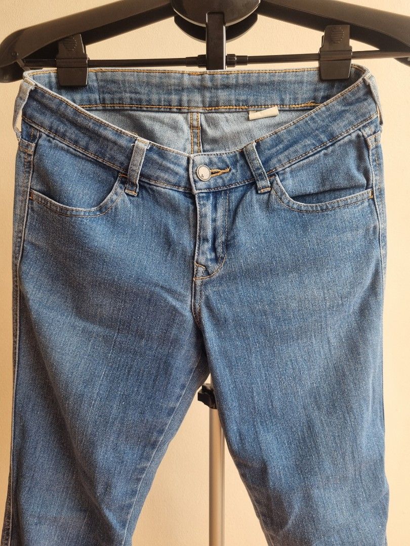 Low-waist skinny jeans (Category: Jeans) located in Las Pinas. Submitted by homedispatch (Listing ID 1442435934, Image 3). Description: Product No. 153 Product: Low-waist skinny jeans Condition: Lightly used Price: ₱300 Size: Fits small to medium Dimensions (approx. when laid flat): • Length: 34.5" • Waist to crotch: 9.3" • Waist: 15" (full waistline 30") Flaws: No observable flaws RfS: Decluttering, no longer fits *Model photos are digitally gen