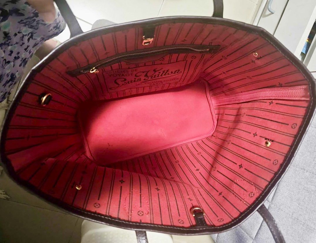 LV Never Full MM Shoulder Bag🤎 (Category: Luxury Bags & Wallets) located in Manila. Submitted by luxurycollectionhouse (Listing ID 1442462980, Image 2). Description: 100% Authentic|Original‼️ Strictly No Return No Exchange Unless Proven Fake By A Legitimate Third Party Authenticator, We Do Money Back Guarantee❗️‼️❗️ INCLUSIONS: Original LV Dustbag And Paper Bag. CONDITION:In Very Good Condition With Sign Of Usage. Color: Browns. Size: MM. Materi