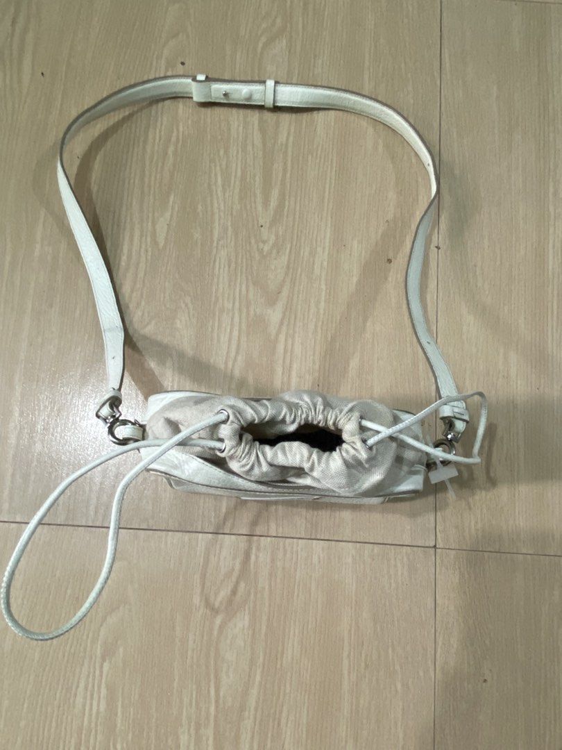 Maison margiela slingbag (Category: Luxury Bags & Wallets) located in Muntinlupa City. Submitted by twoangels.11.14.2023 (Listing ID 1442542740, Image 3). Description: Maison margiela Slingbag Slingbag .