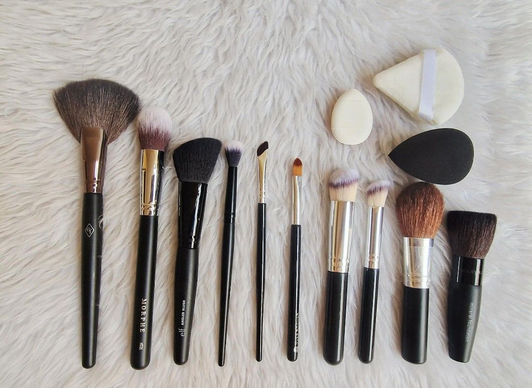 Make Up Brushes & Puff (Black Set) (Category: Makeup) located in Quezon City. Submitted by floreskari78555 (Listing ID 1442459257, Image 2). Description: Make up Brushes & Puff (Black Set) 10pcs Make Up Brushes 3pcs Sponges & Puff High-quality make up brushes Branded Onhand Authentic 💯.