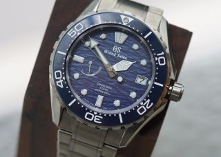 (Category: ) located in . Submitted by timepiecetalk (Listing ID 1442369008, Image 1). Description: .