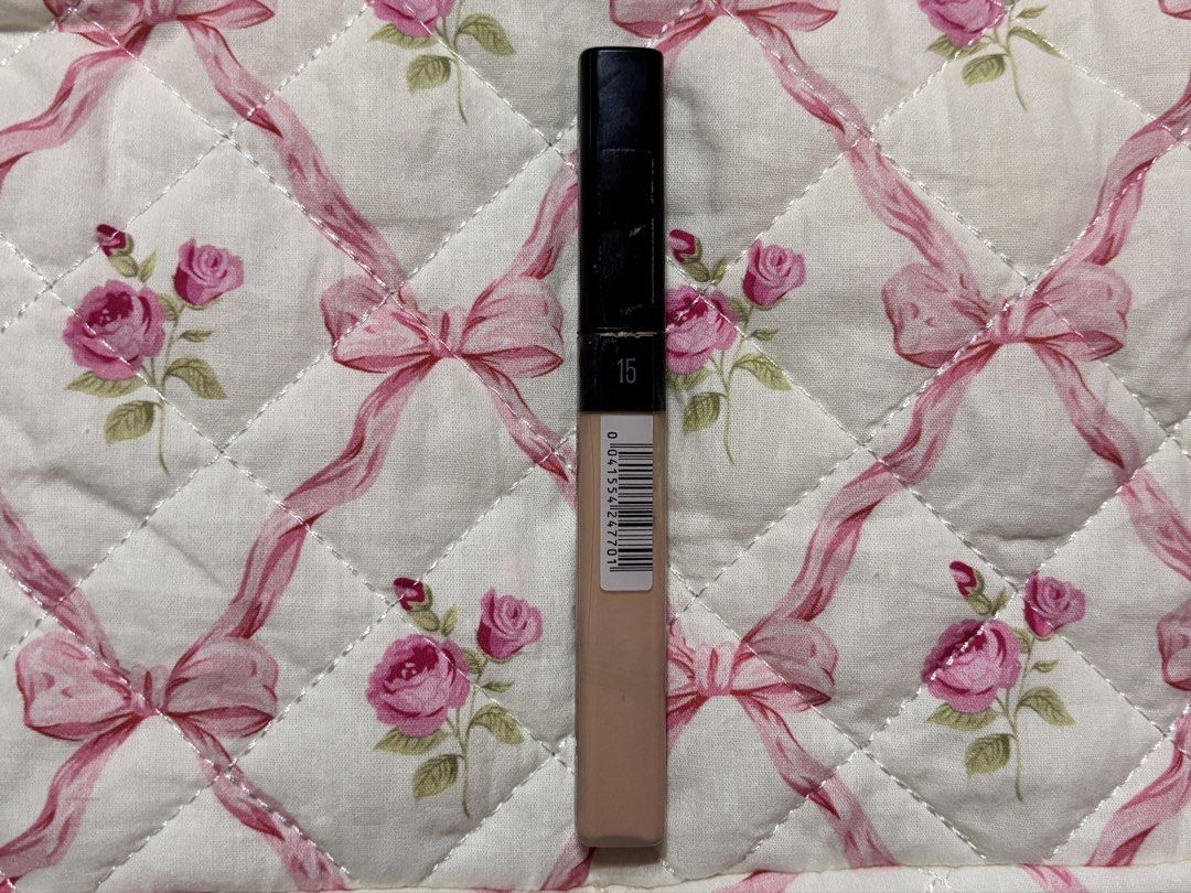 Maybelline Fit Me Concealer 15 Fair (Category: Makeup) located in Santo Domingo. Submitted by _nymph_ (Listing ID 1442358005, Image 3). Description: ✨ Maybelline Fit Me Concealer • Shade: 05.