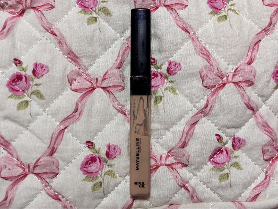 Maybelline Fit Me Concealer 15 Fair (Category: Makeup) located in Santo Domingo. Submitted by _nymph_ (Listing ID 1442358005, Image 1). Description: ✨ Maybelline Fit Me Concealer • Shade: 05.