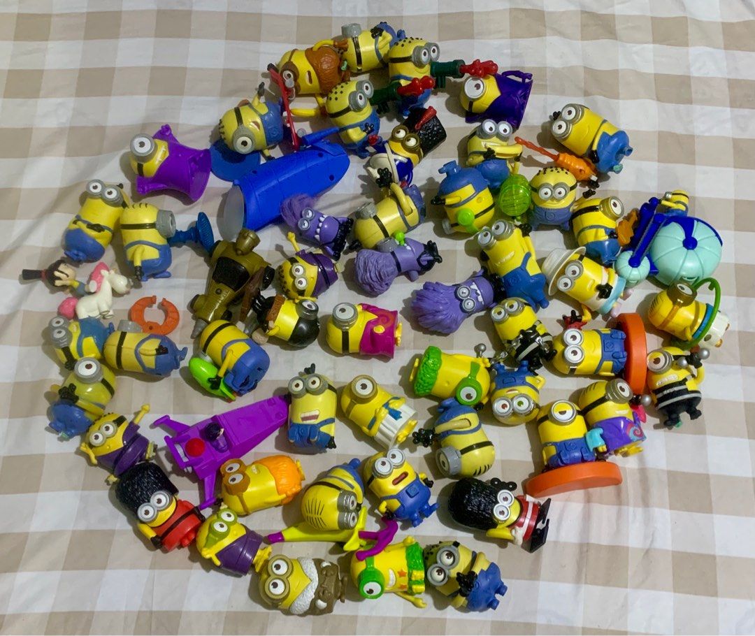Mcdonald’s Minion Happy Meal (Category: Character Goods) located in Quezon City. Submitted by pupuykid (Listing ID 1442401092, Image 1). Description: Condition: May have some minor imperfections. Overall clean and in good condition, well-kept and well-preserved. All Minions come with their complete accessories. 📍 Cubao, Quezon city 📦 Shipping via ride hailing apps or LBC.