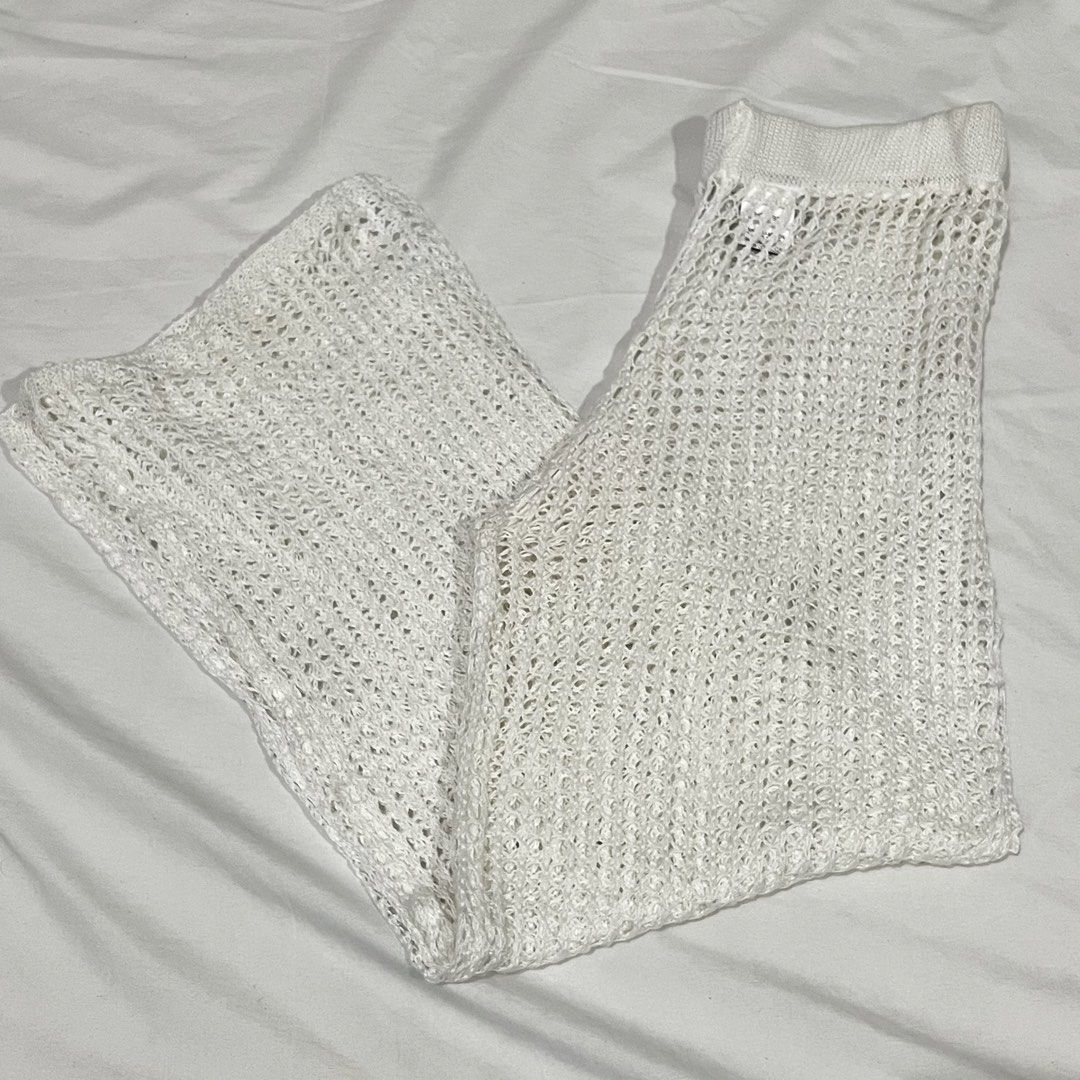 Mesh Crochet Beach Pants (White) (Category: Other Bottoms) located in Pasay City. Submitted by annedeclutter (Listing ID 1442363344, Image 1). Description: Size: Small-Large RFS: Declutter 📍Pasay City.