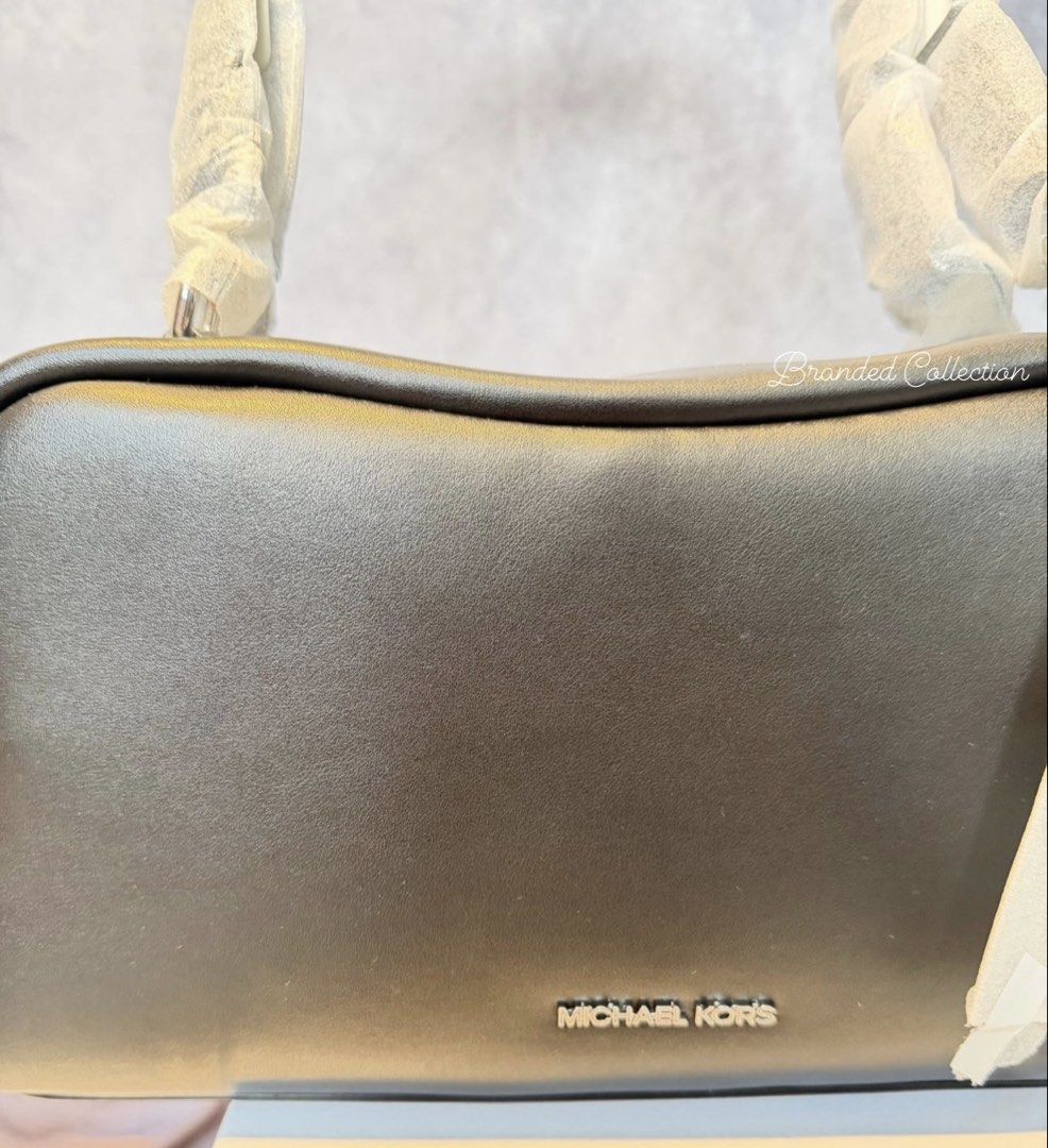 Michael Kors Cecily Shoulder Bag Black (Category: Shoulder Bags) located in Manila. Submitted by usbrandedcollections (Listing ID 1442347382, Image 2). Description: SKU: BAG-MKC-0020 Cecily Medium Shoulder Bag Black. Polyurethane blend, 75% polyurethane 25% polyester. Silvertone hardware. Handle drop 10.5”. back slip pocket. Lining 100% polyester. Zip fastening. 13.5”W X 6.5”H X 4.5”D. ✅ 💯% Legit Seller ✅ 💯 Authentic 🇺🇸 (All items bought here