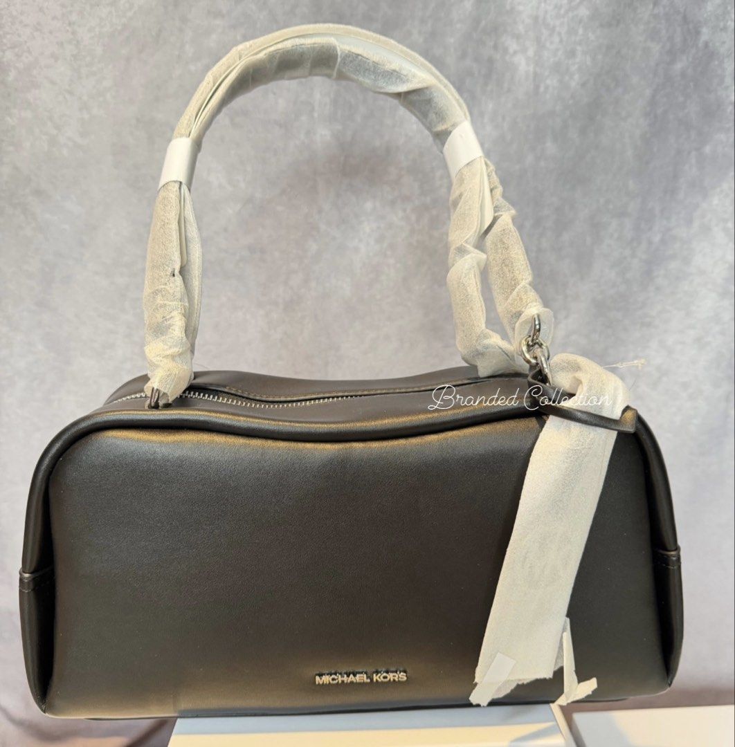 Michael Kors Cecily Shoulder Bag Black (Category: Shoulder Bags) located in Manila. Submitted by usbrandedcollections (Listing ID 1442347382, Image 1). Description: SKU: BAG-MKC-0020 Cecily Medium Shoulder Bag Black. Polyurethane blend, 75% polyurethane 25% polyester. Silvertone hardware. Handle drop 10.5”. back slip pocket. Lining 100% polyester. Zip fastening. 13.5”W X 6.5”H X 4.5”D. ✅ 💯% Legit Seller ✅ 💯 Authentic 🇺🇸 (All items bought here