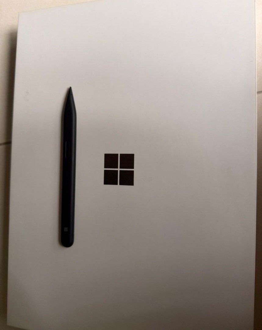 Microsoft Surface 12 with Keyboard and Pen475380922084249602