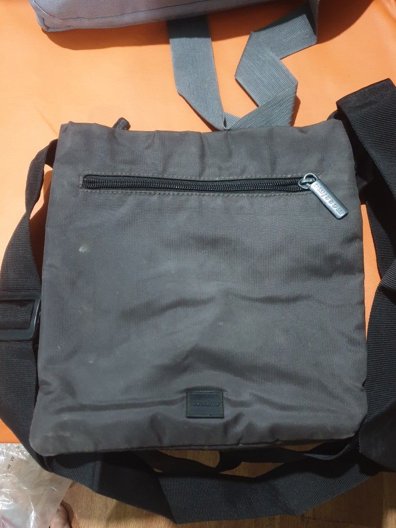 MOSSIMO MEN BROWN SLING BAG PRELOVED (Category: Sling Bags) located in Malabon City. Submitted by toughMeg (Listing ID 1442345661, Image 2). Description: MOSSIMO MEN BROWN SLING BAG PRELOVED ‼NEEDS WASH. WYSWYG PLEASE MANAGE EXPECTATIONS.