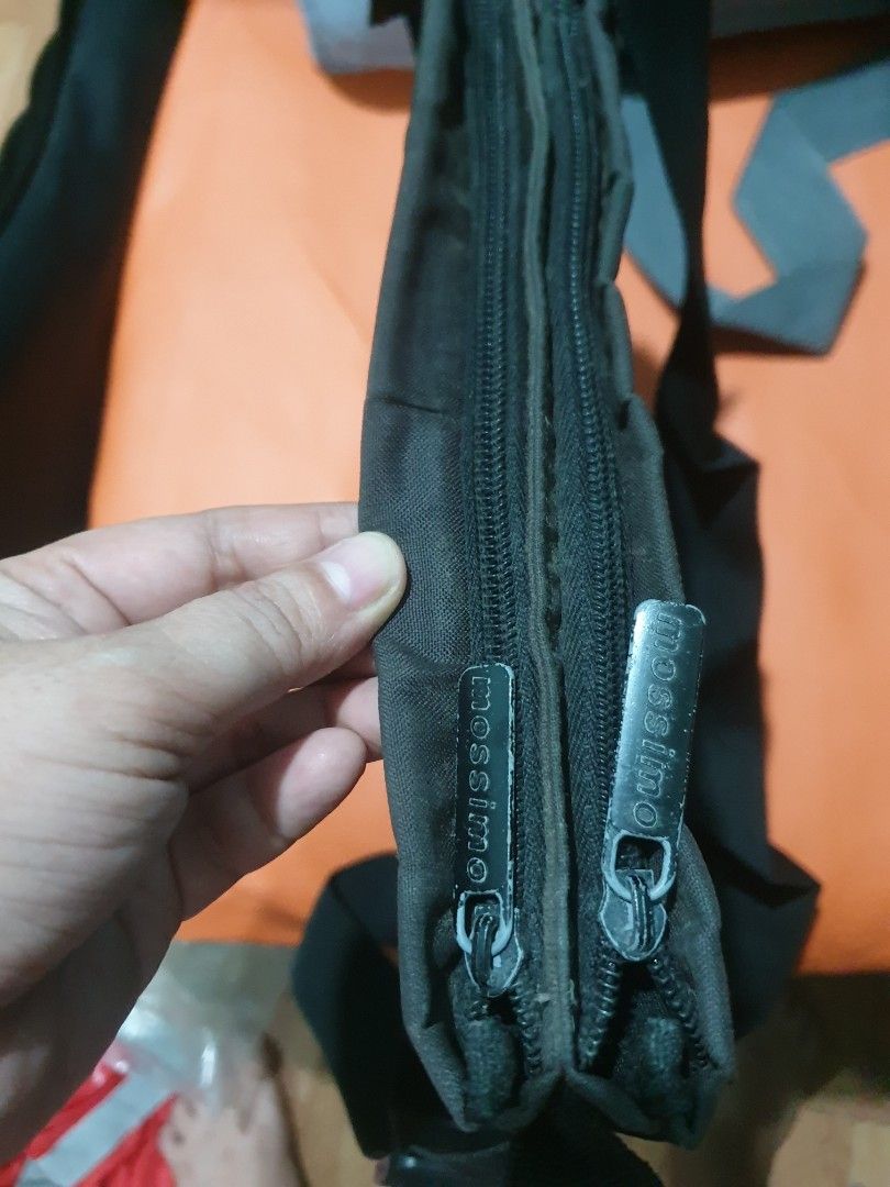MOSSIMO MEN BROWN SLING BAG PRELOVED (Category: Sling Bags) located in Malabon City. Submitted by toughMeg (Listing ID 1442345661, Image 3). Description: MOSSIMO MEN BROWN SLING BAG PRELOVED ‼NEEDS WASH. WYSWYG PLEASE MANAGE EXPECTATIONS.