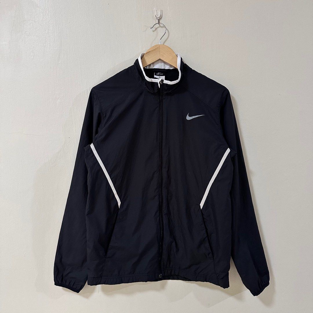 Nike Dri Fit Running Jacket (Category: Activewear) located in Irosin. Submitted by kylebri (Listing ID 1442439895, Image 2). Description: Nike Dri Fit Jacket good as new condition no issue size Medium 20W x 27L direct message me ! 📥.