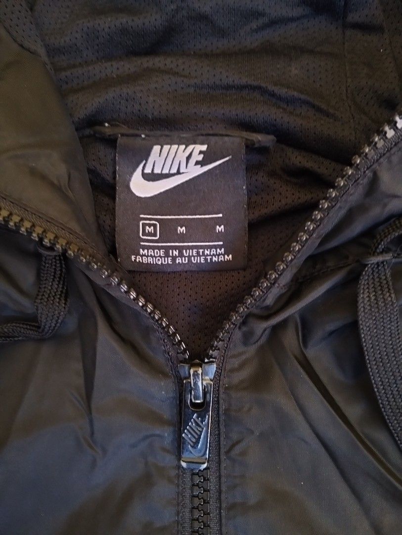 Nike Men's Sportswear Windrunner Hooded Jacket (Category: Activewear) located in Cebu City. Submitted by h.thrifts (Listing ID 1442414928, Image 2). Description: 📏 MEASUREMENT: - Width: 21.5 Inches - Length: 25 Inches - Color rate: 9/10 - Condition: 10/10 - Issue: Slightly faded on bottom 📄 MODE OF PAYMENT: - GCash 🚛 MODE OF SHIPPING: - J&T - Maxim 📍 LOCATION: - Guadalupe, Cebu City ⚠️ DISCLAIMER - Please, manage your expectations!! - Color m