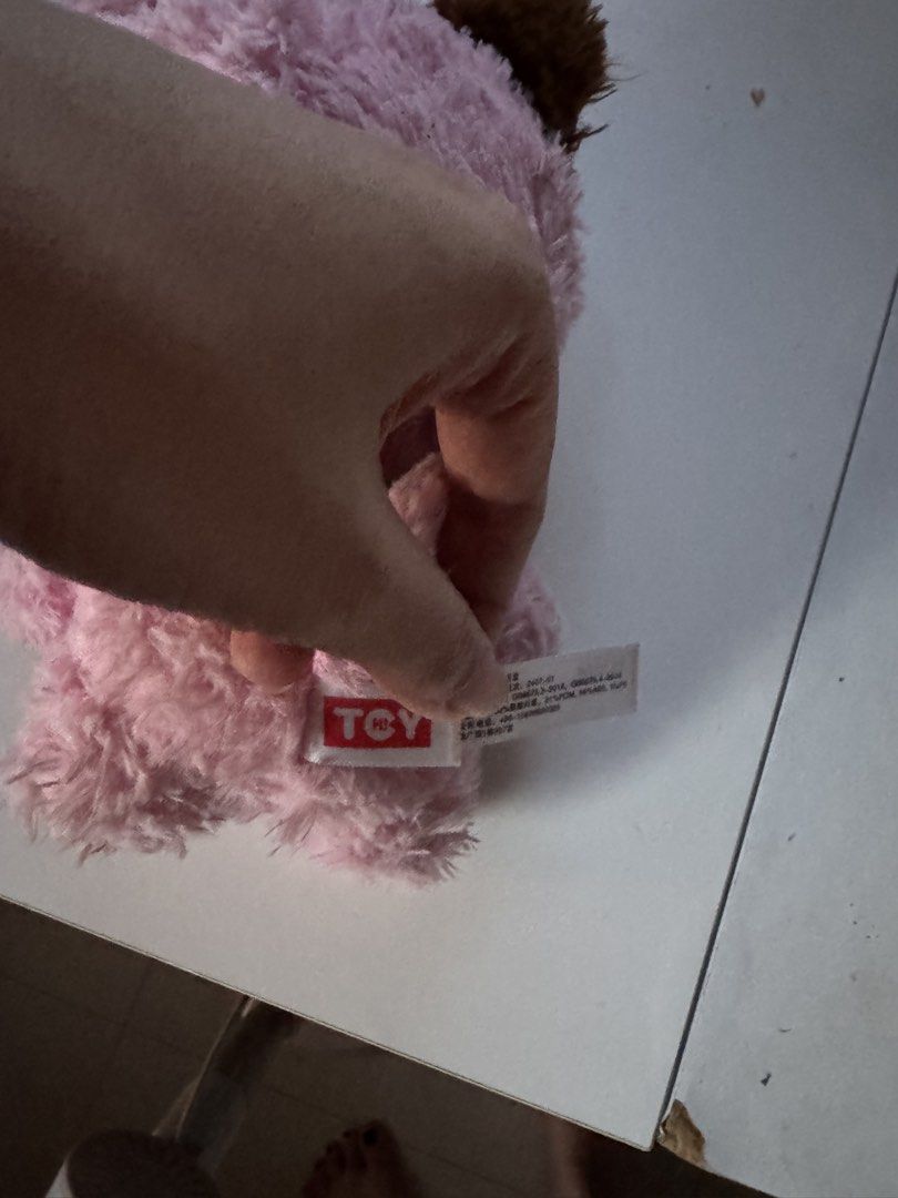 Nommi Pink Bear Heart Plush Toy (Category: Plushies & Soft Toys) located in Manila. Submitted by chai.latte_772 (Listing ID 1442451282, Image 3). Description: Rfs: focusing on hirono collection Missing metal thingy - misplaced.