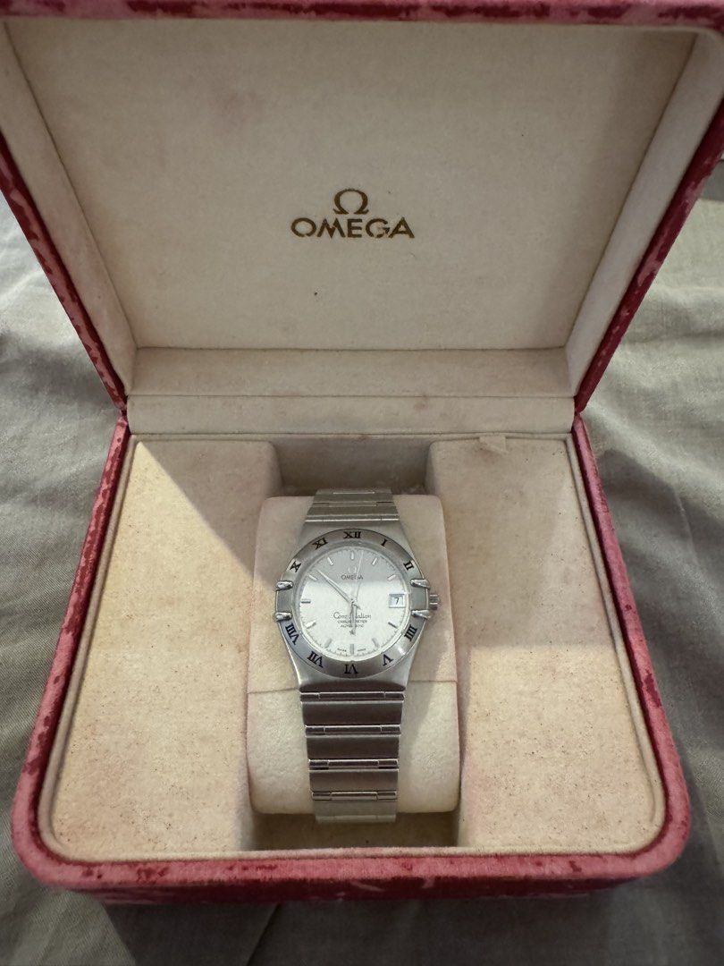 Omega Constellation LM Chronometer 35mm 17cm (Category: Luxury Watches) located in Makati City. Submitted by marckyboy (Listing ID 1442498551, Image 1). Description: - Omega Constellation Automatic Watch - Elegant silver dial with Roman numeral hour markers - Convenient date window at 3 o'clock - Durable stainless steel bracelet - Includes original box - Ideal for watch collectors Product name Constellation Light Messenger Item Number 012109F Mod
