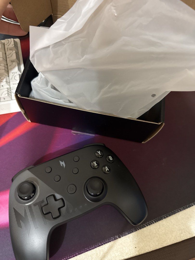 pc wireless controller (Category: Other Accessories) located in Sandakan. Submitted by sjkkjebmw (Listing ID 1442480126, Image 2). Description: just use twice ，like new .