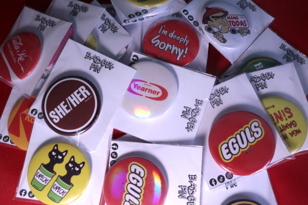 Pin Badges (Category: Vintage Collectibles) located in Cavite. Submitted by sublimeee (Listing ID 1442460246, Image 1). Description: 30 pesos each (minimum of 5) All original design✅ 58mm 📍Open for meet up around: Cavite City 📦MoD: J&T/Lalamove (SF at buyer's expense) MoP: GCash DM for more inquiries📩 .