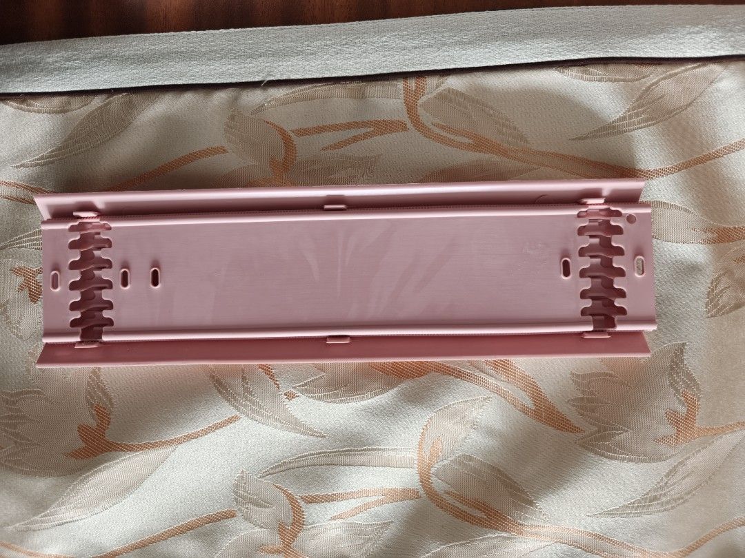 Pink Plastic Wire Organizer475768400548341762