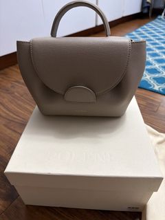 (Category: ) located in . Submitted by coco_closet (Listing ID 1442351442, Image 1). Description: .