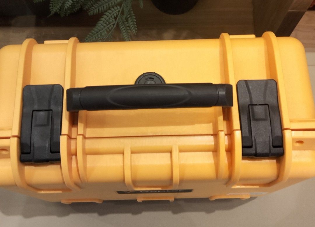 Raptor Case Extreme Hand Carry 350x (Category: Cases & Covers) located in Quezon City. Submitted by nikka_enable (Listing ID 1442395855, Image 2). Description: .