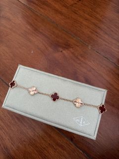 (Category: ) located in . Submitted by shop.cher (Listing ID 1442418832, Image 1). Description: .