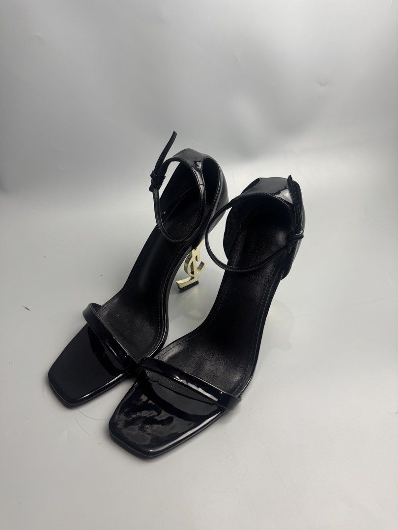 Saint Laurent - YSL Opyum - Heels (Category: Heels) located in San Pablo. Submitted by _daddyrey (Listing ID 1442353612, Image 1). Description: Saint Laurent - YSL Opyum - Heels Size: 40 No flaws Signs of usage Excellent condish DM!.