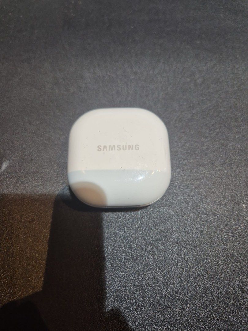 Samsung Galaxy Buds2475663031201976321