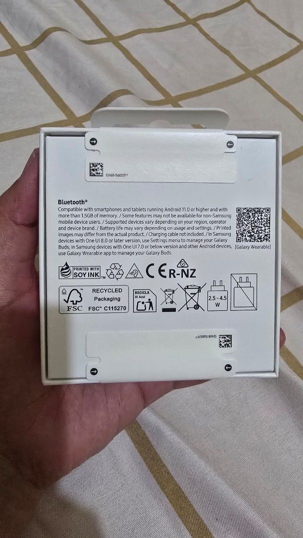 Samsung Galaxy Buds 3 FE (Category: Earphones) located in Rizal. Submitted by pispis190611 (Listing ID 1442501115, Image 2). Description: - Samsung Galaxy Buds 3 FE - Color: Black - Comes in original packaging - Delivers great sound quality - Seamlessly connects to Samsung devices - Perfect for listening to music and taking calls.