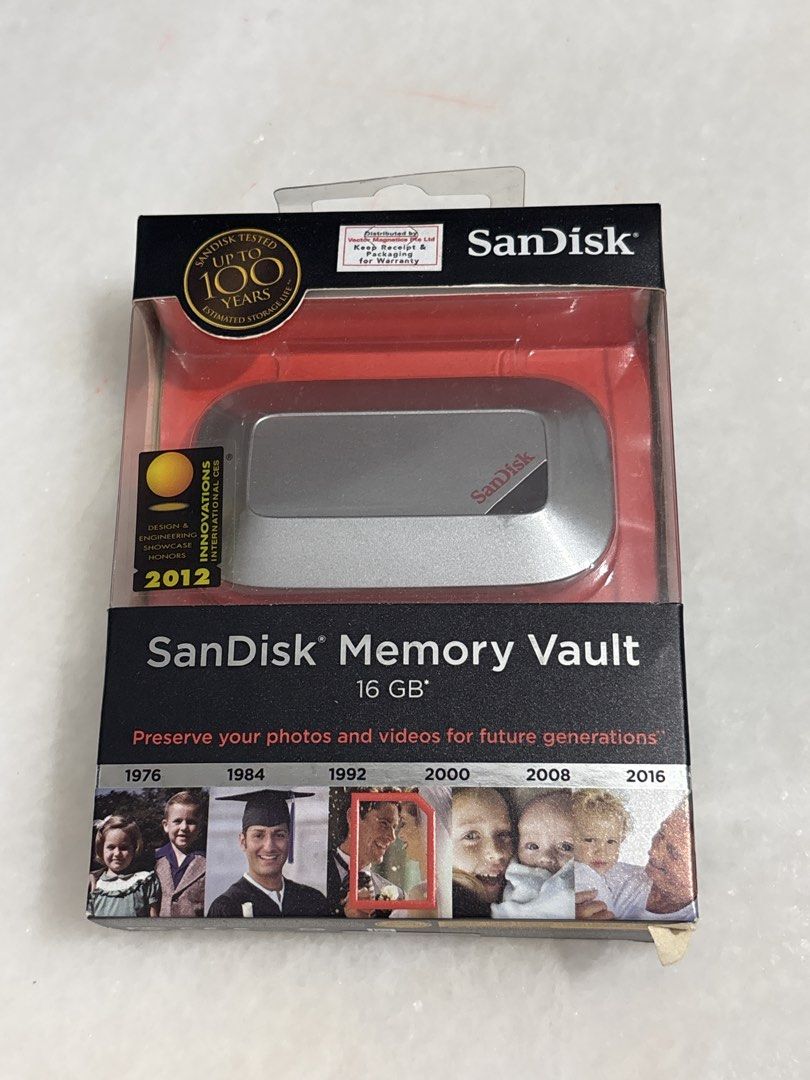SanDisk Memory Vault 16GB USB Flash Drive