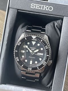 (Category: ) located in . Submitted by luu-vintagewatch (Listing ID 1442453821, Image 1). Description: .
