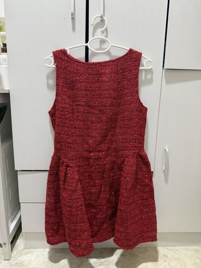 Shein Red Tweed Dress (Category: Dresses) located in Binangonan. Submitted by risha.bmc (Listing ID 1442521707, Image 3). Description: - Size: Large (Shoulder: 37.5 cm, Bust: 98 cm, Waist Size: 82 cm, Length: 85.5 cm) - Original Price: ₱711 - Never been used; tried only once .