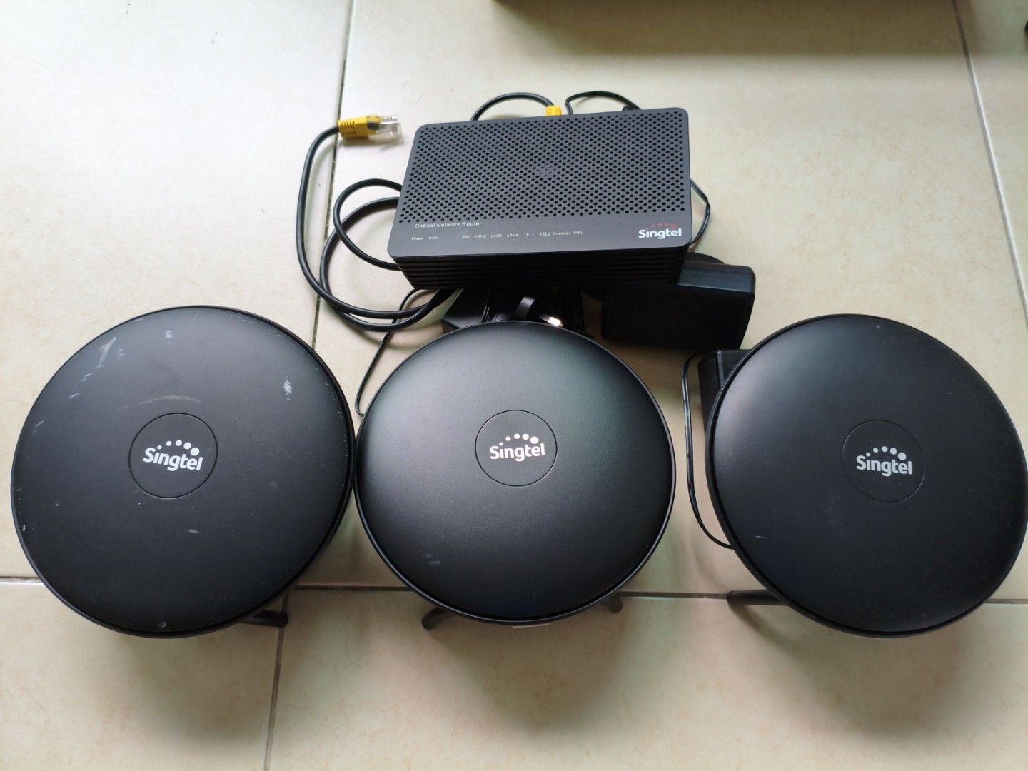 Singtel WiFi Mesh System with Router475513624682844160