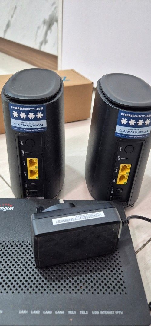 Singtel WiFi Router and 2x WiFi Extenders