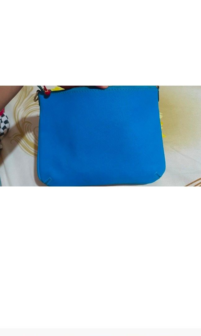 Sling bag $isley (Category: Cross-body Bags) located in Cauayan City . Submitted by happyprelovedx (Listing ID 1442396042, Image 3). Description: This is just a preloved Bag Don't expect too much if you want more photos just pm me.😊 💕Last price posted✨ ✅Check out thrue Shoppee ✅payment can be sent thru Gcash/Union Bank Thank you😊.