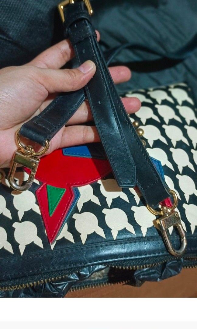 Sling bag lapalette cupcake (Category: Cross-body Bags) located in Cauayan City . Submitted by happyprelovedx (Listing ID 1442395051, Image 3). Description: This is just a preloved item, so please manage your expectations po, Price already dropped you can check out using Shoppee account but only SF and the payment is thru Gcash po😊.